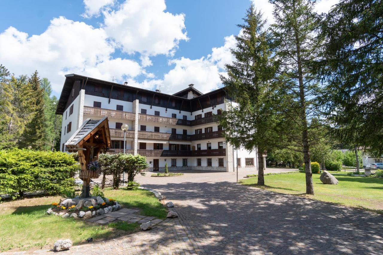 Casa Santa Maria Hotel Folgaria Exterior photo